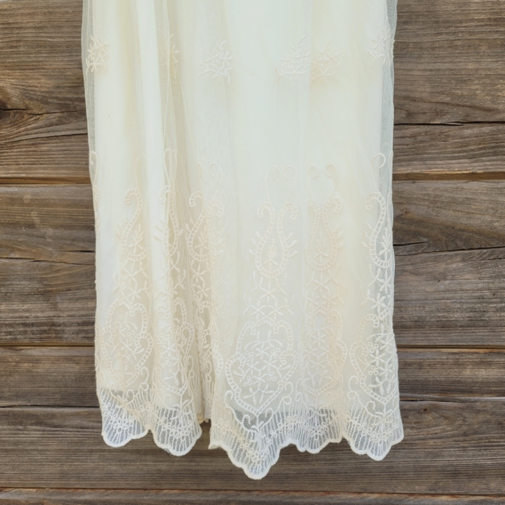 A'reve, Size Medium, Tan & Cream - Picture 5 of 5